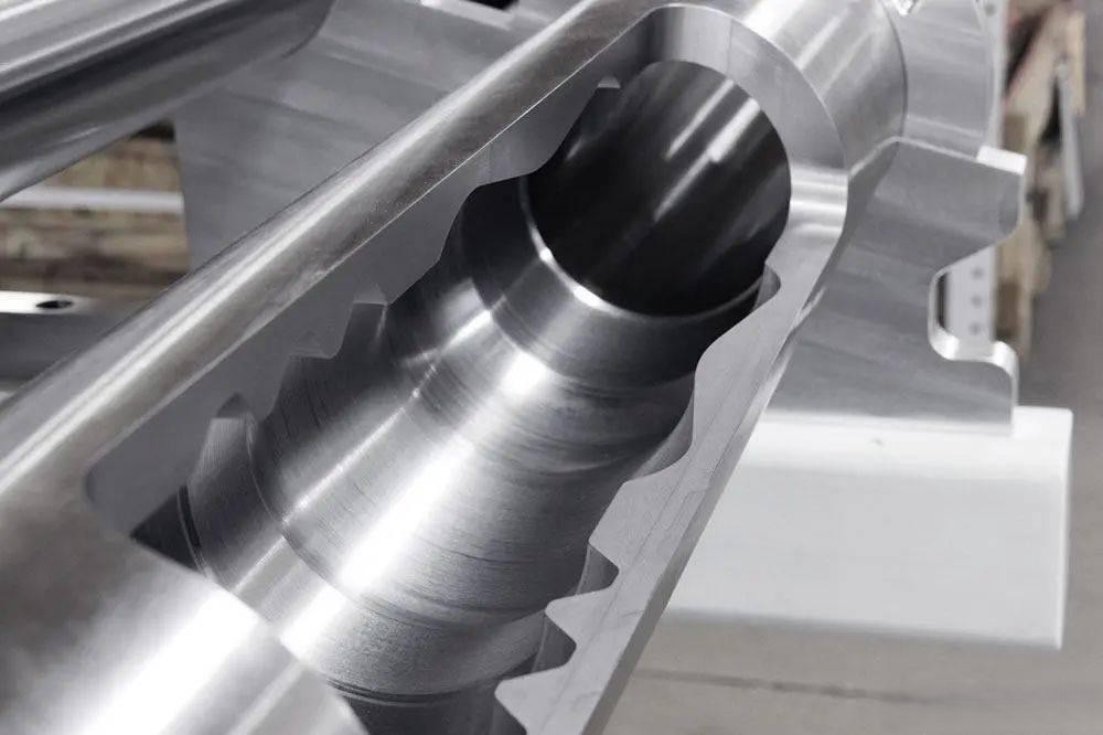 Deep Hole Drilling in Hydraulic Manifold Machining